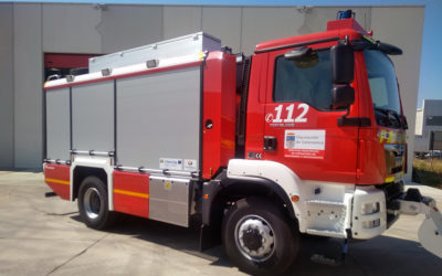 Recepción de un vehículo de emergencias en el Parque de Bomberos de Villares de la Reina